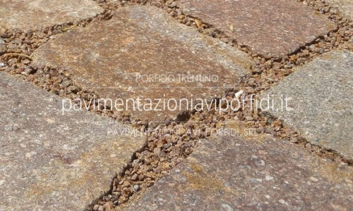 Pavimenti in porfido più resistenti con la resina poliuretanica